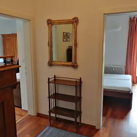 Sonniges Platzl Zur Ehrlichen Kuh Schladming